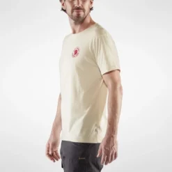 T-Shirt Fjallraven Homme 1960 Logo T-shirt Chalk White 12 T-Shirt Fjallraven Homme 1960 Logo T-shirt Chalk White -Fjallraven 1960 Logo T shirt M 87313 113 E MODEL FJR