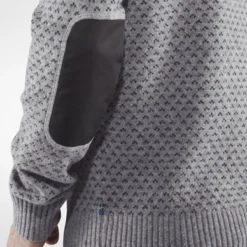 Pull Fjallraven Men Ovik Nordic Sweater Dark Navy 6 Pull Fjallraven Men Ovik Nordic Sweater Dark Navy -Fjallraven 3 F82020 FW19 a oevik nordic sweater m fjaellraeven 21 1