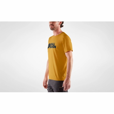 Fjallraven T-Shirt Fjällräven Homme Fjällräven Logo Ochre 3 Fjallraven T-Shirt Fjällräven Homme Fjällräven Logo Ochre – Image 3