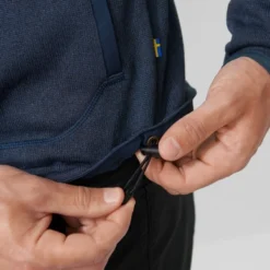 Gilet Fjallraven Men Ovik Fleece Hoodie Deep Forest 13 Gilet Fjallraven Men Ovik Fleece Hoodie Deep Forest -Fjallraven 6 Ovik Fleece Hoodie M 82252 560 I DETAIL FJR