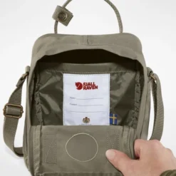 Fjallraven Sac à Bandoulière Fjällräven Kånken Sling Clay 16 Fjallraven Sac à Bandoulière Fjällräven Kånken Sling Clay -Fjallraven 8 F23797 FW19 fvrd kanken sling fjaellraeven 21
