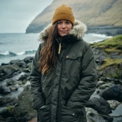 Veste Fjallraven Women Nuuk Parka Deep Forest 17 Veste Fjallraven Women Nuuk Parka Deep Forest -Fjallraven 9 square Mood FW22 DanielBlom Jackets 4033 EXP 2025 08 01