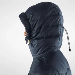 Fjallraven Veste Fjällräven Women Expedition Pack Down Hoodie Black 13 Fjallraven Veste Fjällräven Women Expedition Pack Down Hoodie Black -Fjallraven Expedition Pack Down Hoodie W 86122 560 K DETAIL FJR 3