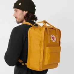 Fjallraven Sac à Dos Fjällräven Kånken Laptop 17'' Ochre 2022 14 Fjallraven Sac à Dos Fjällräven Kånken Laptop 17'' Ochre 2022 -Fjallraven Kanken20laptop2017272720rugzak 1 11