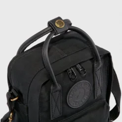 Fjallraven Sac à Bandoulière Fjällräven Kånken No. 2 Sling Black 23 Fjallraven Sac à Bandoulière Fjällräven Kånken No. 2 Sling Black -Fjallraven Kanken No 2 Black Sling 23799 550 H DETAIL FJR