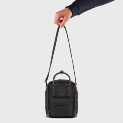 Fjallraven Sac à Bandoulière Fjällräven Kånken No. 2 Sling Black 27 Fjallraven Sac à Bandoulière Fjällräven Kånken No. 2 Sling Black -Fjallraven Kanken No 2 Black Sling 23799 550 L DETAIL FJR