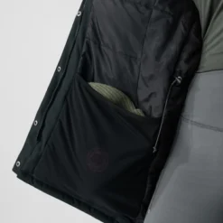 Veste Fjallraven Women Nuuk Parka Port 17 Veste Fjallraven Women Nuuk Parka Port -Fjallraven Nuuk Parka W 86369 555 K DETAIL FJR 2