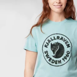 T-Shirt Fjallraven Woman Kånken Art Logo Tee Sky Blue 10 T-Shirt Fjallraven Woman Kånken Art Logo Tee Sky Blue -Fjallraven kanken art logo tee w 87147 501 e model fjr 2