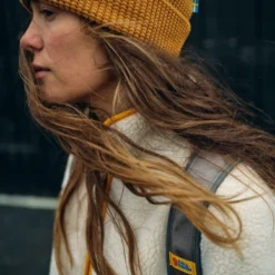 Gilet Fjallraven Women Vardag Pile Fleece Chalk White -Fjallraven square Mood FW22 DanielBlom Midlayers 4396 EXP 2025 08 01