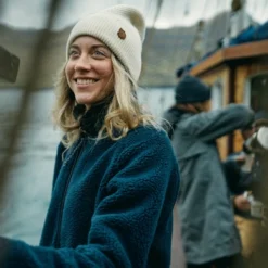 Veste Fjallraven Women Vardag Pile Fleece Navy 17 Veste Fjallraven Women Vardag Pile Fleece Navy -Fjallraven square Mood FW22 DanielBlom Midlayers 5972 EXP 2025 08 01